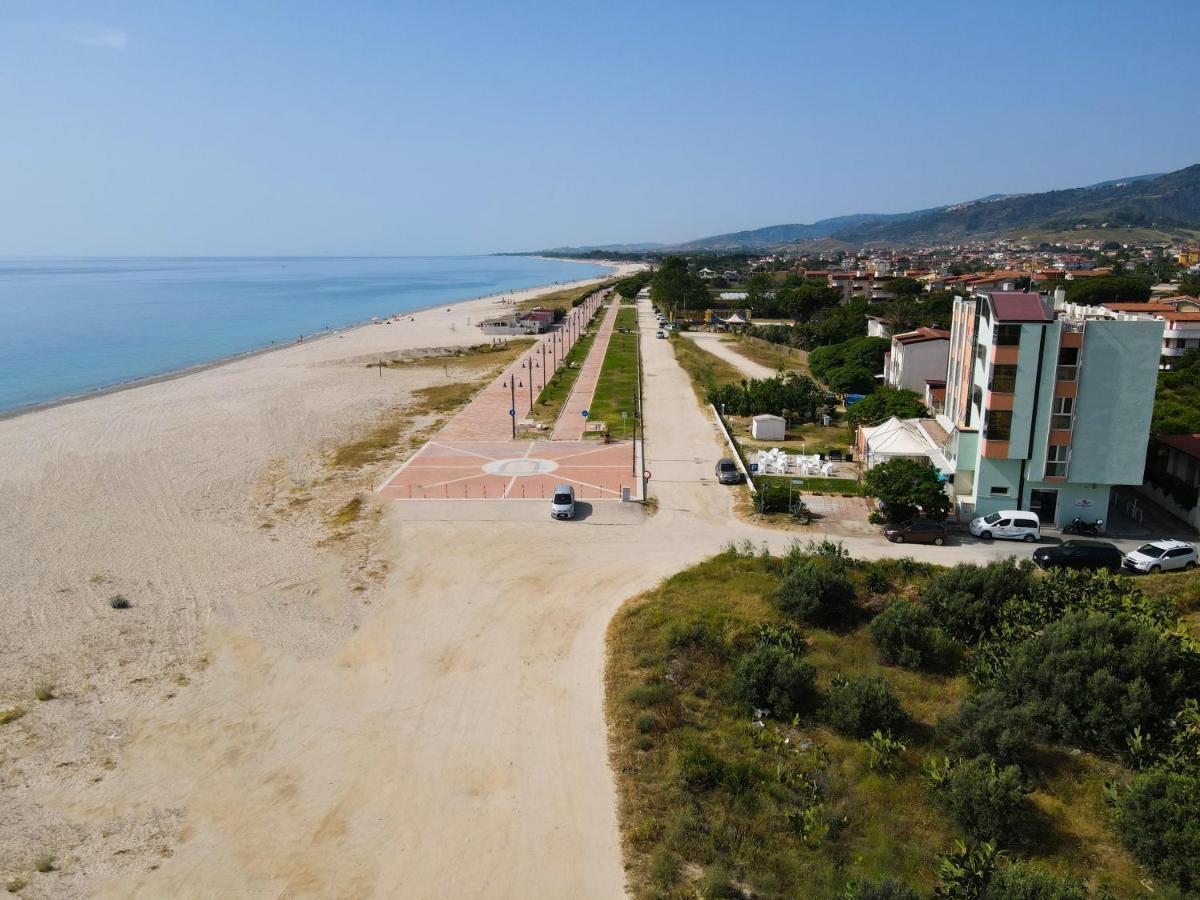 Hotel Rivabella Davoli
